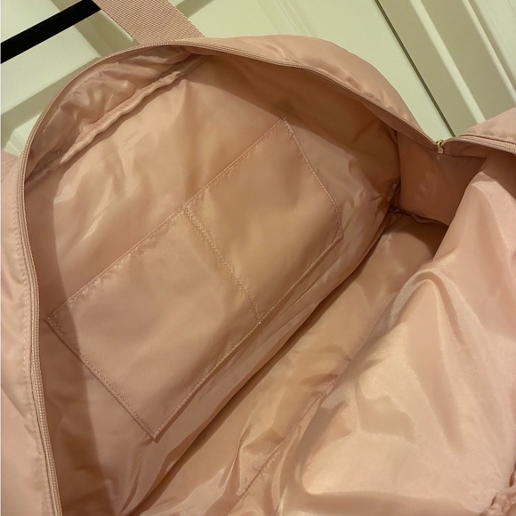 Victoria's Secret Light Pink Quilted Travel Bag - Picture 6 of 6